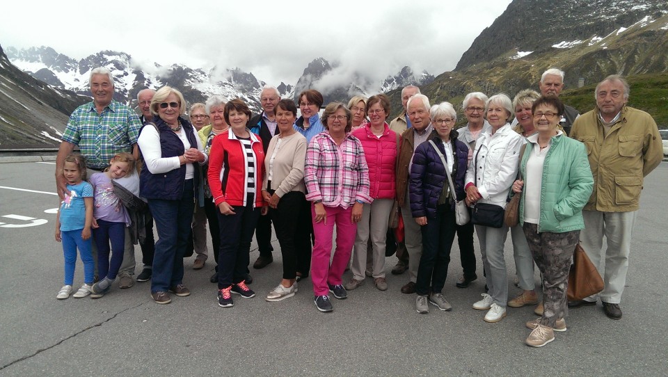 Die Teilnehmer der FU-Tirol Reise auf der Silvretta Hochalpenstraße