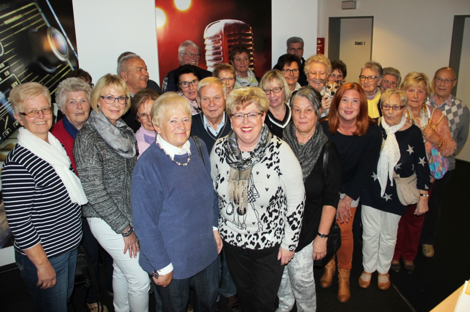 Die Gruppe der FU Gtersloh bei Radio Gtersloh.