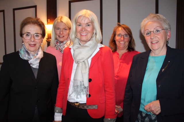 Der neue Vorstand, v.l.: Annette Herrmann, Kathrin Sbke, Gabriele Bremke-Moenikes, Birgit Sudbrock, Eva Kiock 