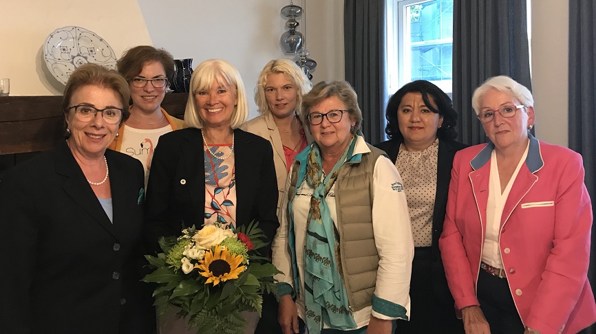 v. links: Annette Herrmann Beisitzerin, Stefanie Kgeler Beisitzerin, Gabriele Bremke-Moenikes Vorsitzende, Kathrin Sbke Stellvertreterin, Ursula Doppmeier FU Kreisvorsitzende, Aysegl Winter Beisitzerin, Eva Kiock Schriftfhrerin