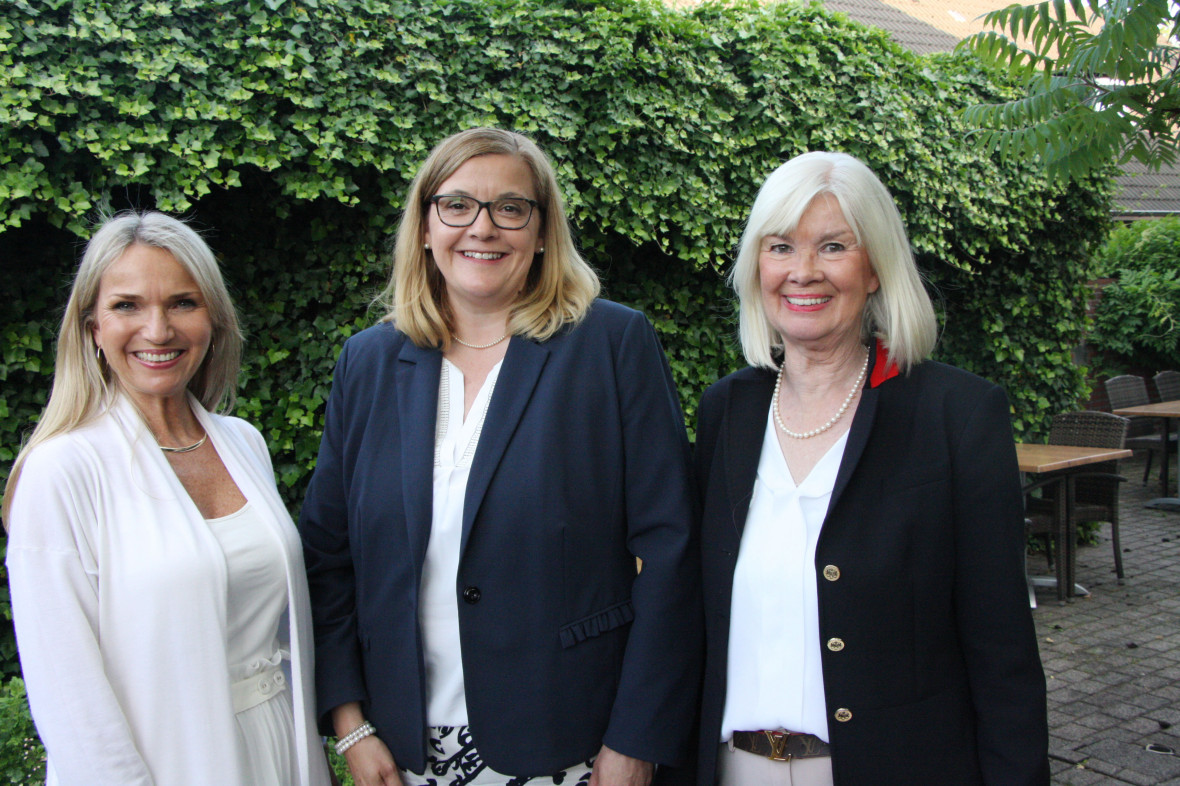 Daniela Salmen, Kreisvorsitzende Anja Toppmller, Gabriele Bremse-Moenikes